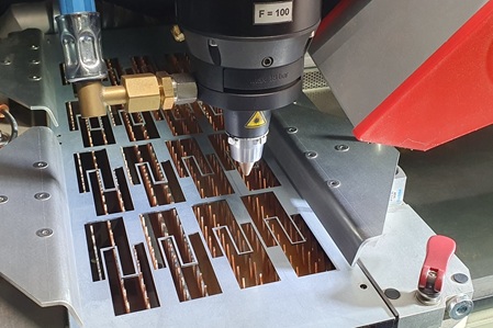 Laserschneiden von Metallteilen